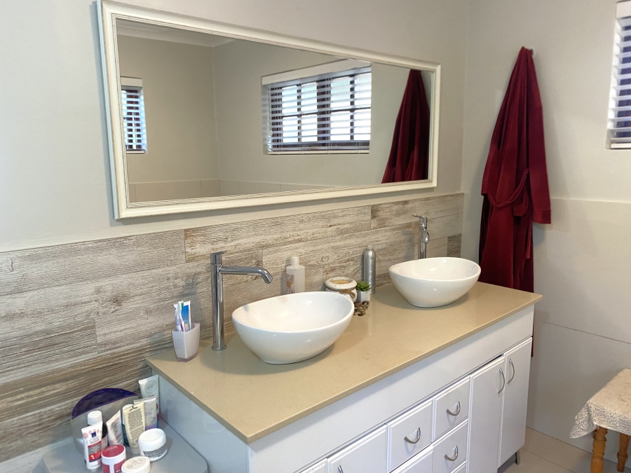 2 Bedroom Property for Sale in Hunters Home Western Cape